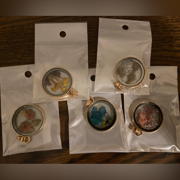 5 Piece Jewelry Making Pressed Flower Necklace Charm Kit - Picture 3 of 5